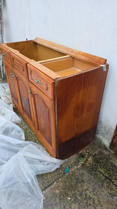 Móvel de Cozinha/Aparador em Madeira (Para Restauro)