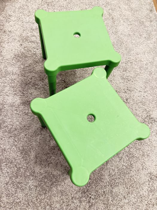 Mesa e cadeiras para criancas