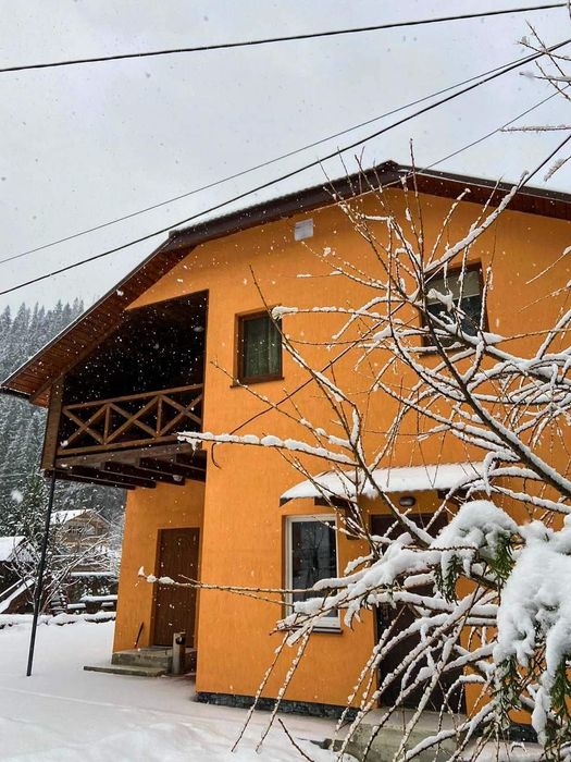 Будинок  у Карпатах Славськ,до 12ть осіб ( «Захар Беркут»)
Біля витя