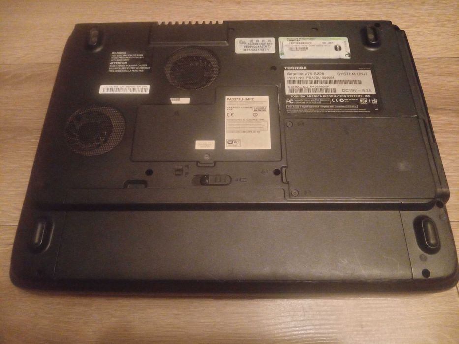 laptop Toshiba Satellite A75-S226