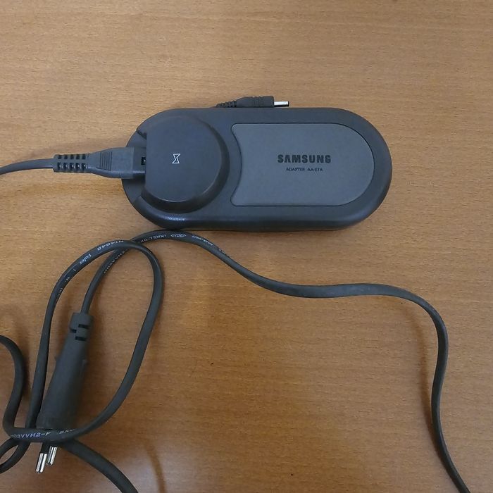 Samsung VP-W87 Hi8 + 7 cassetes Sony + mala de transporte + comando + cabos + manual