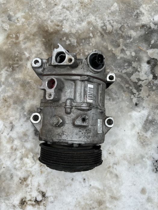 Компресор кондиціонера на Тойоту Рав 4 2021 2.5