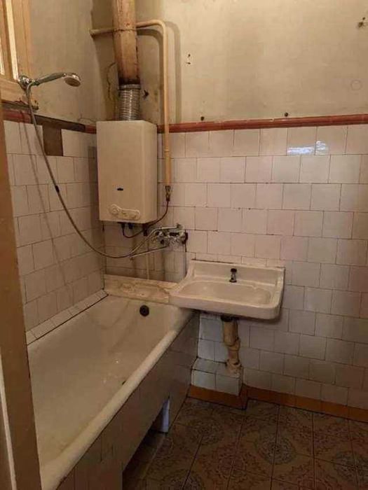 Сталінка 2к під ремонт Депутатська 17/6 метро Житомирська, Святошин