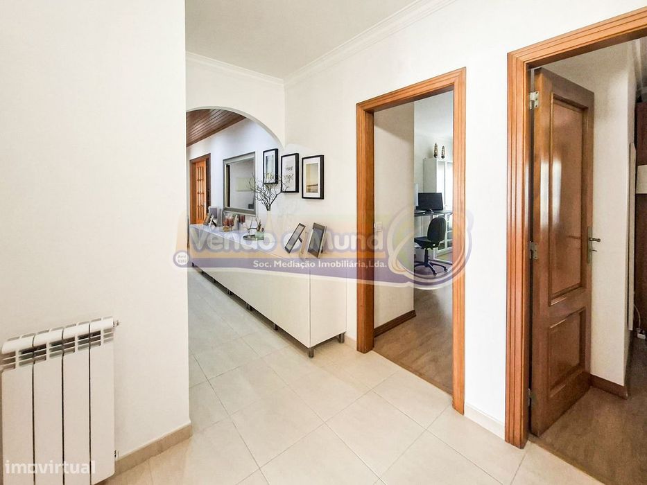 Apartamento T4 em Benavente (B659)