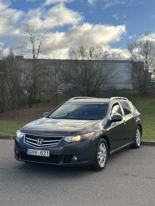 Авто заїхало в Україну 07.12.2025р.
Технічно машинка в гарному стані,тяга супер,по мотору багато чого робилось,по електроніці помилок ні яких не має,кондиціонер та пічка працюють. Всі кнопочки працюють. Сів і їздиш.
Для ЗСУ знижка. Надаємо всі необхідні документи (акт прийому, облік). Телефонуйте домовимся.