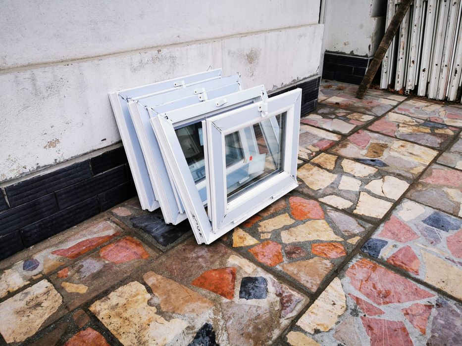 Nowe okna 60x50 uchylne
