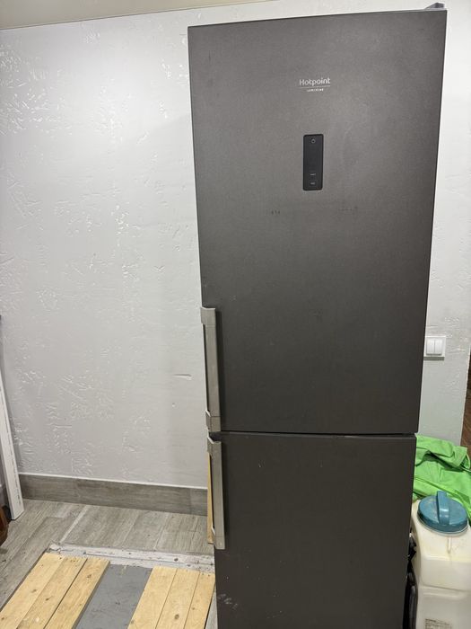 Холодильник Ariston Hotpoint