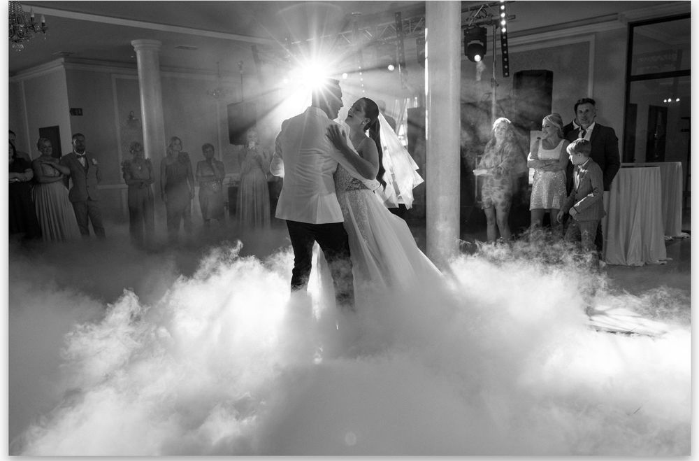 Ciężki dym/ fontanna/wiatraki iskier/ balony/miny dymne/biały miś