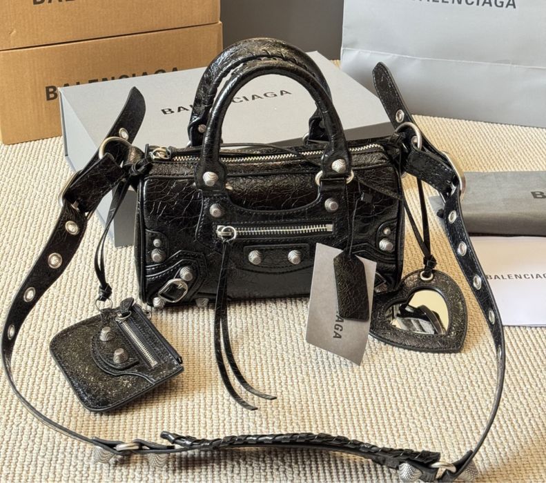Сумка Balenciaga City Mini