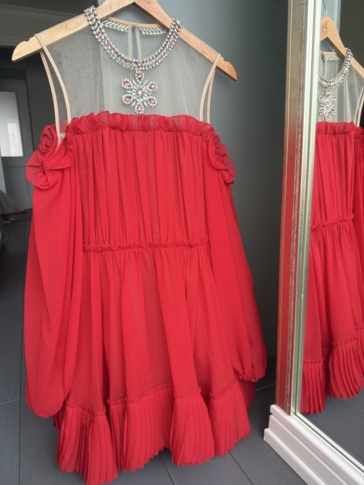Червона сукня Giambattista Valli & H&M