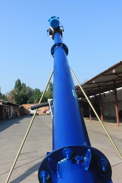 Шнековый погрузчик (гвинтовий навантажувач, перевантажувач) зерна