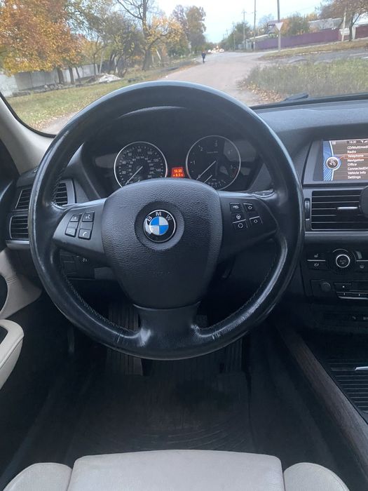 ПродамBMW Х5 1012року