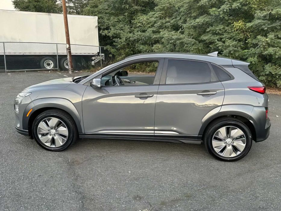 Hyundai Kona      2021