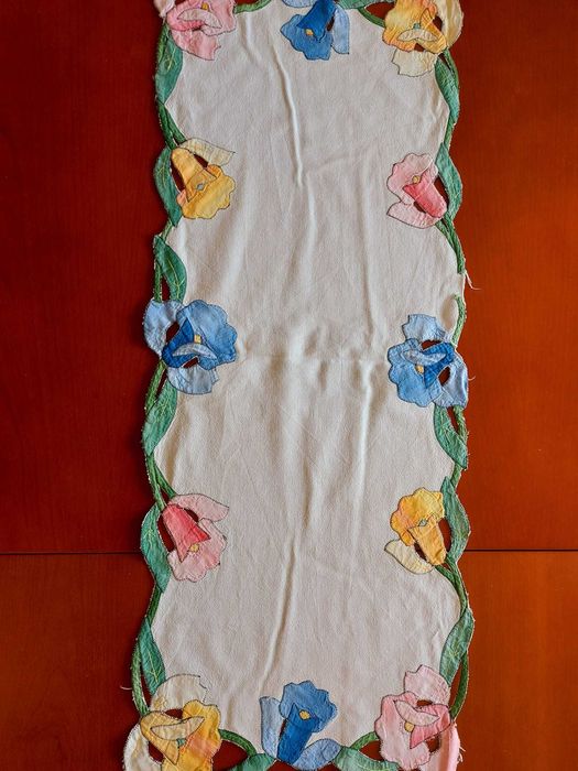 Conjunto de napperons de cozinha com aplicações de flores coloridas