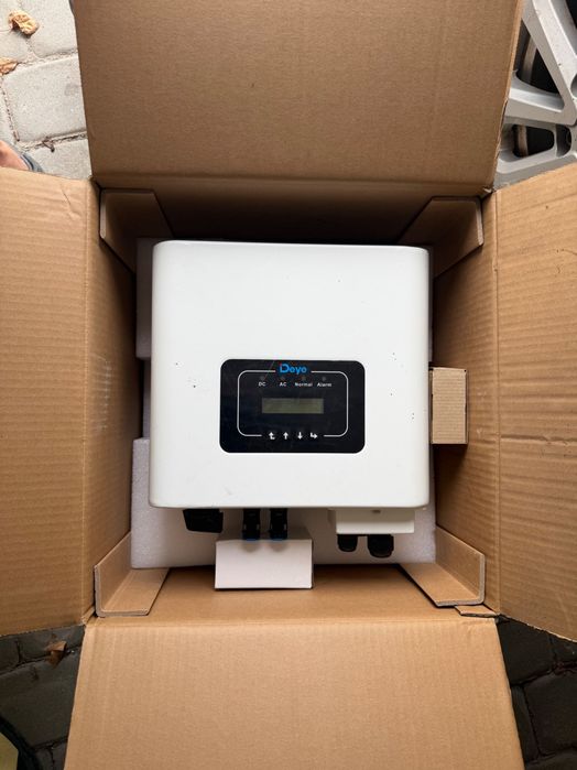 Мережевий інвертор 6 кВт Deye SUN-6K-G05P1-EU-AM2
