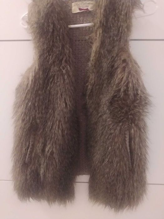 Bezrękawnik futrzany Stradivarius