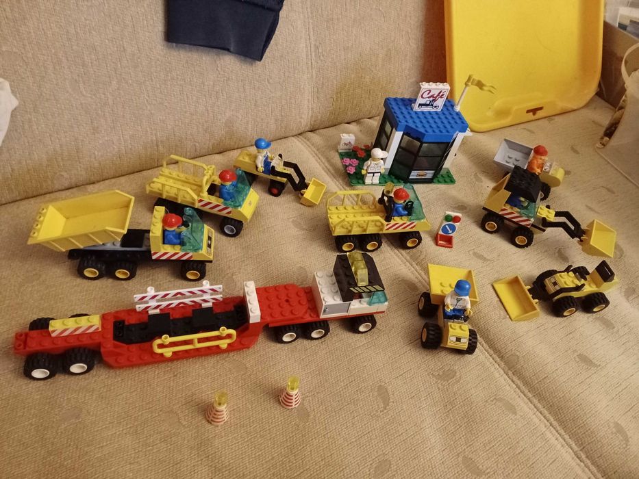 LEGO town lata 90 construction pojazdy budowlane i cafe dla kierowców