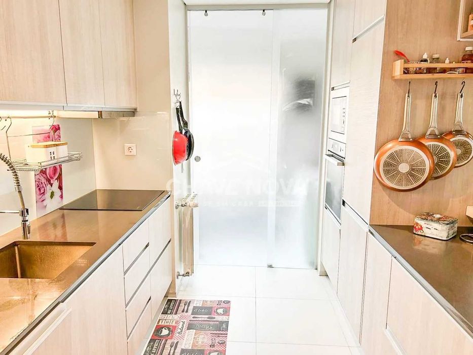 Apartamento T2 mobilado na Avenida da República