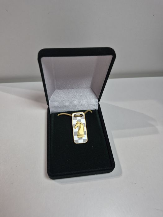 Рік Коня, срібна монета кулон у рамці 2026