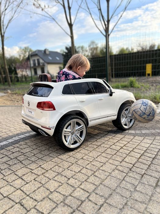 Pojazd akumulatorowy VOLKSWAGEN TOUAREG biały