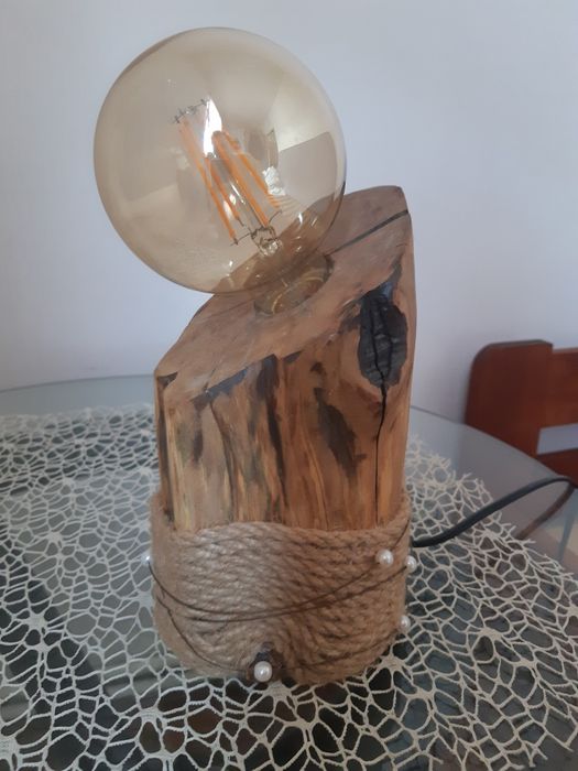 Lampa drewniana wykonana własnorecznie