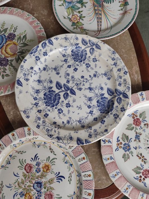 Pratos pintados a mão