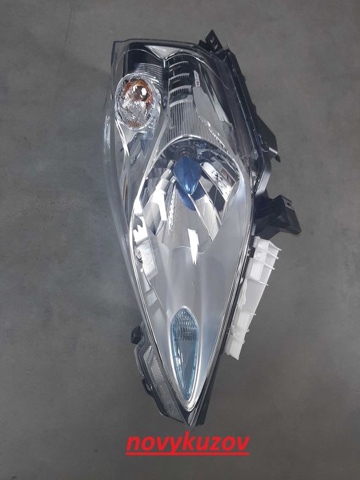 Продам капот  Nissan Leaf Ниссан Лиф 11-17