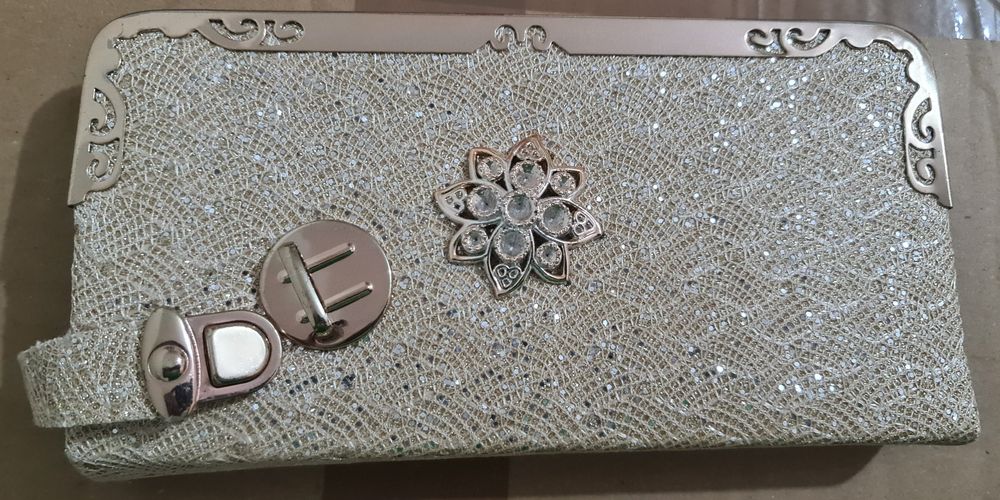 Carteira/Bolsa. Dourada. Nova.