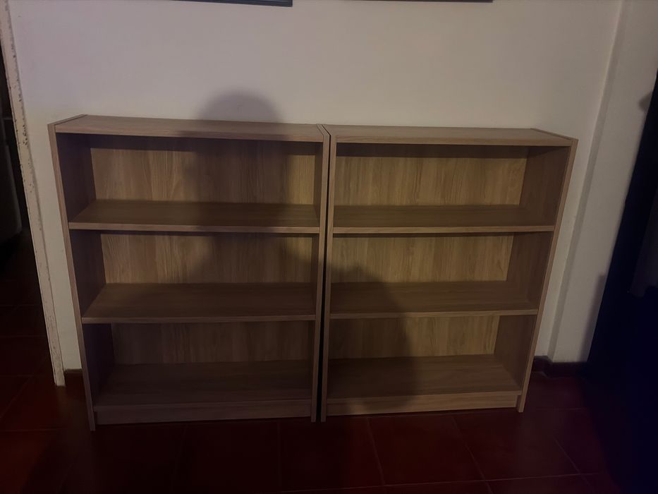 Estantes IKEA como novas