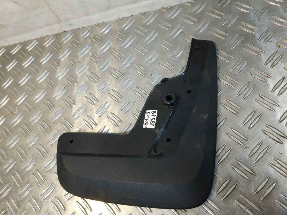 VAG VW Touareg 3 2018- Бризговик зад R BR0581 760075111