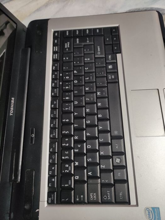 Computador toshiba.