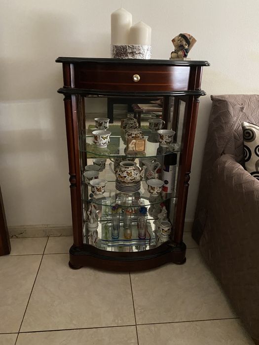 Mobília usada em bom estado