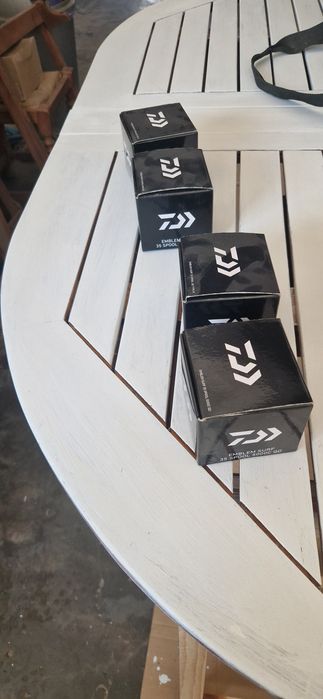 Carreto de pesca Daiwa emblem surf 3535 2