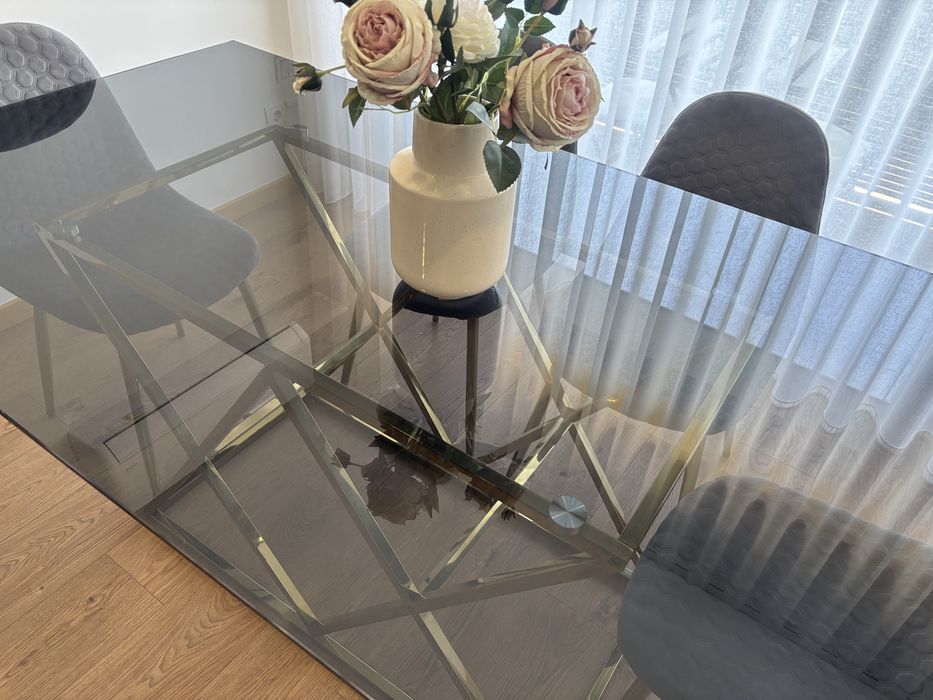 Vendo Mesa de Jantar + cadeiras