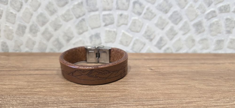 Bransoletka skóra grawerowane góry - prezent
