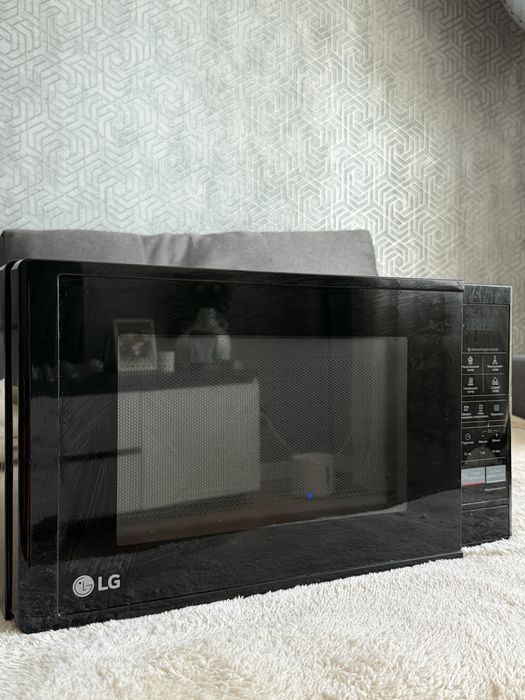 Мікрохвильова піч LG