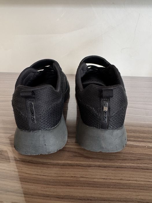 Кросівки Skechers р 37