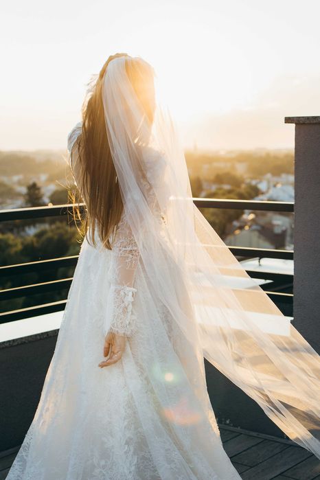 Ніжне весільне плаття