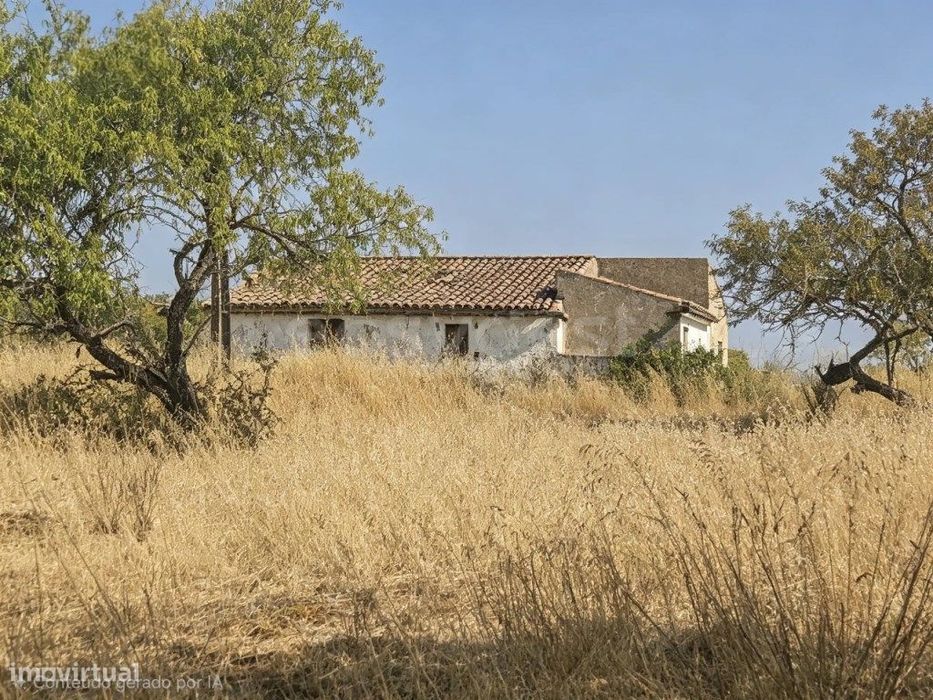 Plot with Ruin and Approved Project for a Single-Family House with Swimming Pool in ...
