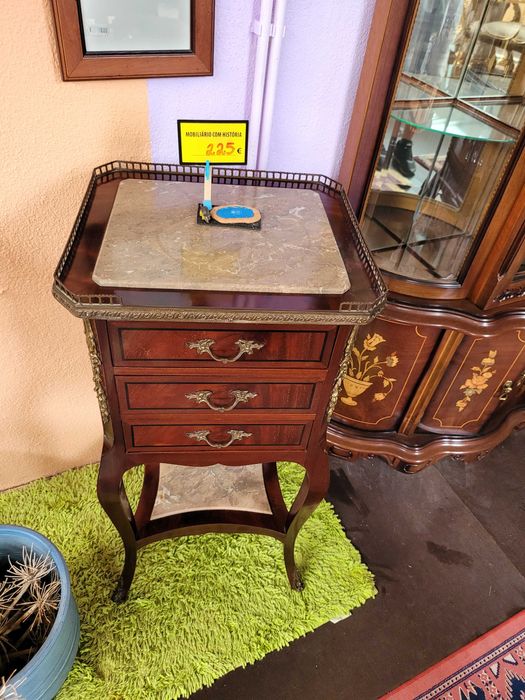 Lindíssima mesa de apoio antiga em madeira maciça - óptimo es