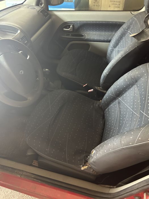 Renault Clio 2 1.2 бензин 8V Машина под разбор или для военных.