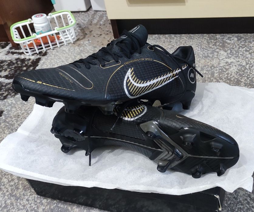 Копочки сороканожки залки Nike tiempo
