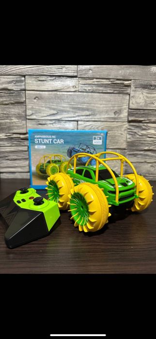 Автомобіль з дистанційним керуванням MaxTronic