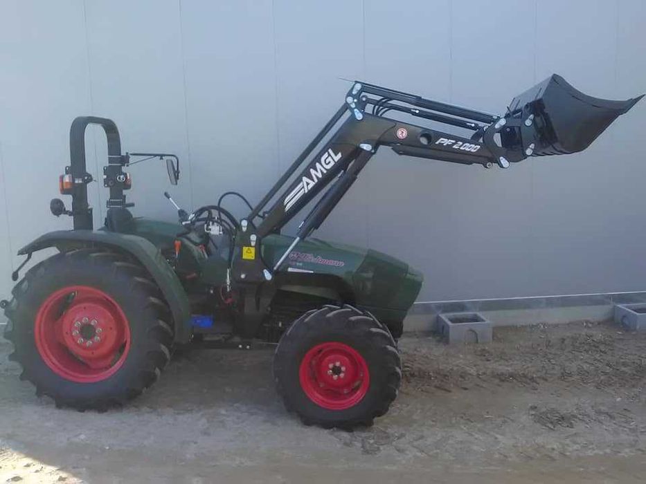 Carregador frontal novo para trator ja com paralelograma incluido