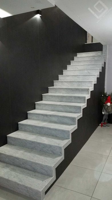Schody wewnętrzne z konglomeratu kwarcowego. NISKA CENA!