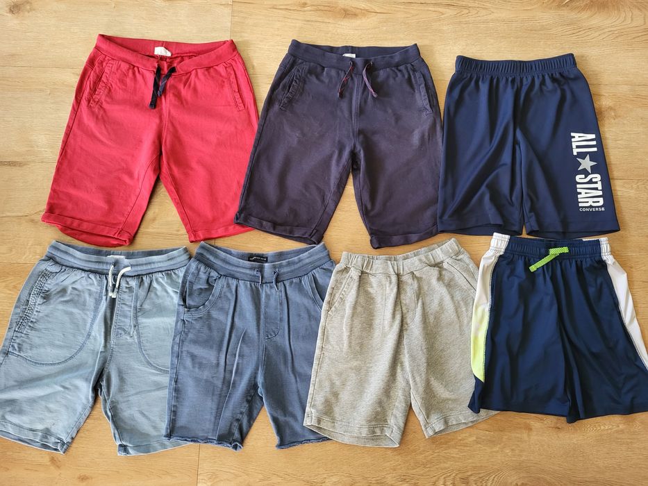 Paka 23 sztuki 140/152 spodnie szorty kurtka dresy bluza t-shirt zesta