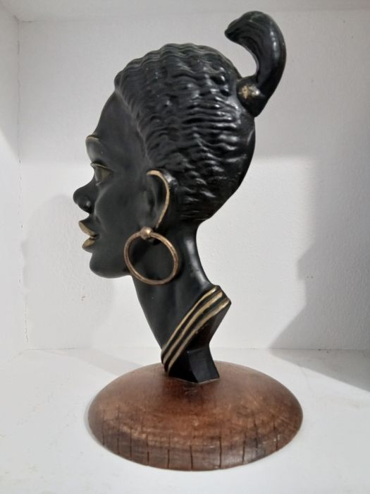 Figura vintage madeira e metal