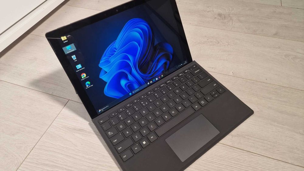Microsoft Surface PRO 7+