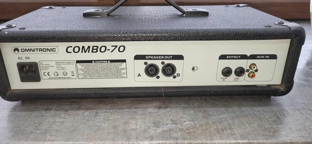 Wzmacniacz mikser estradowy 4CH Omnitronic 100 Watt