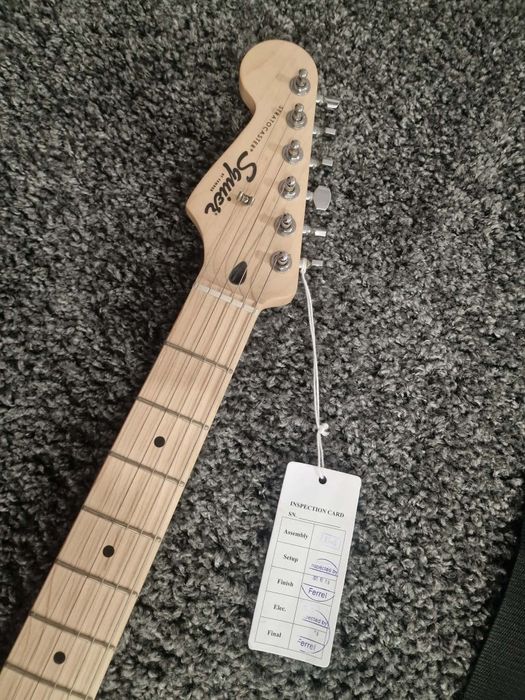Fender stratocaster squier (para esquerdinos) + fender frontman 10g